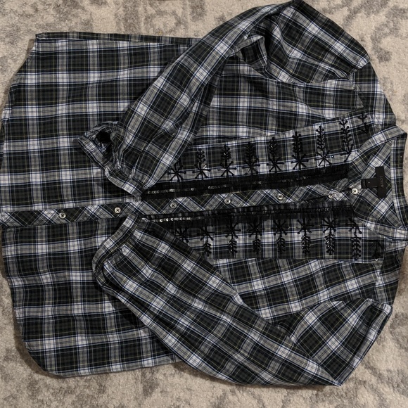 Buy White shirt gets green plaid shirt free - Picture 2 of 5